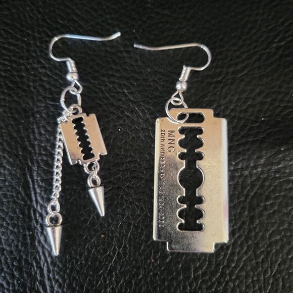 Razor blade and spikes handmade hypoallergenic hooks - Picture 3 of 6